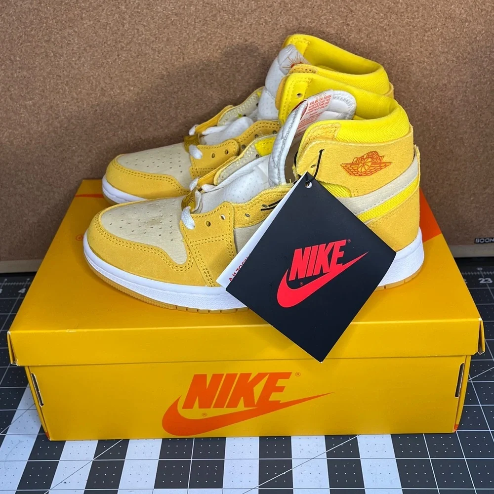 Jordan 1 high
Air Zoom COMFORT 2 
Brand new - Picture 4 of 16